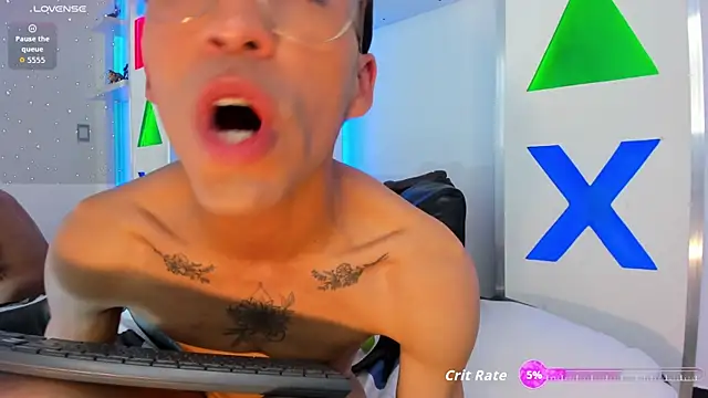 Aziel_Jenner webcam show