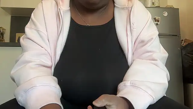 nanaisbackk's Live XXX Chat