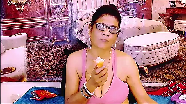 IndianAllure 라이브 XXX 채팅