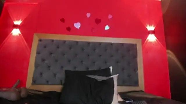 YayaHilton Adlı Modelin Canlı XXX Sohbeti