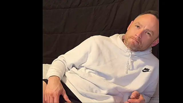 famous1tad Show in webcam