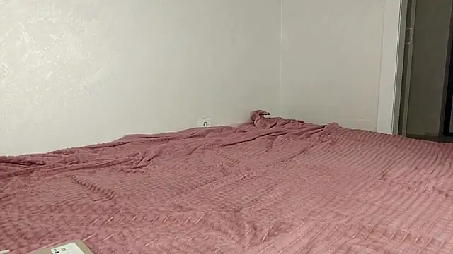 XXX chat uživo modela KiraMyth