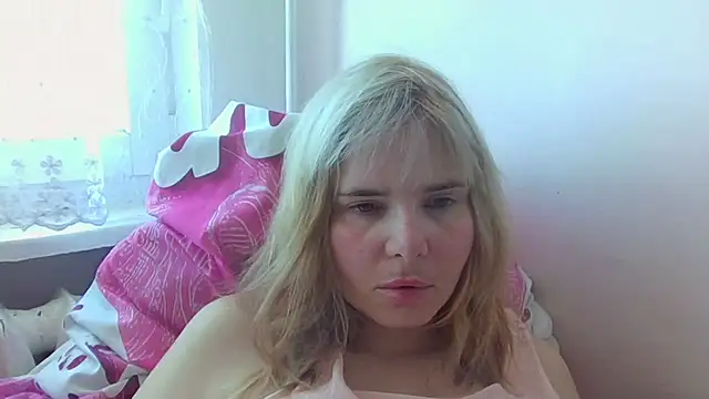 HornyElena 现场XXX聊天