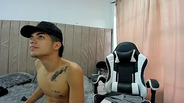 pipe_hot04 Adlı Modelin Canlı XXX Sohbeti