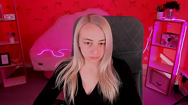 CarolMoor Adlı Modelin Canlı XXX Sohbeti