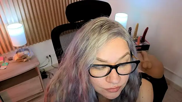 MarianL0ve 现场XXX聊天