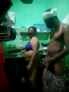 Group_Of_Lust: διαδικτυακό σόου στην κάμερα