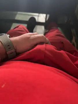 sweetiemale: διαδικτυακό σόου στην κάμερα