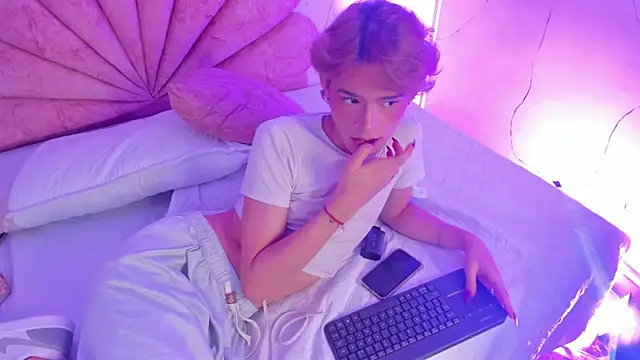 AngelDoll_1 Adlı Modelin Web Kamerası Şovu