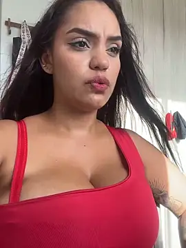 Sara-77 Show in webcam