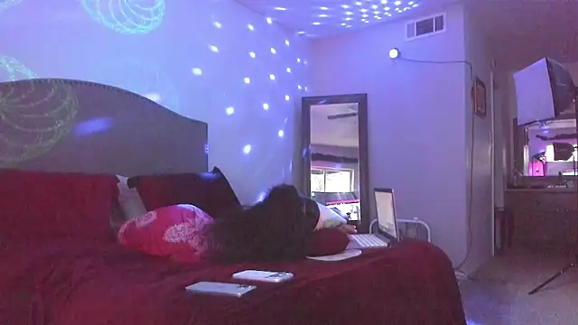 yiauana's Live XXX Chat