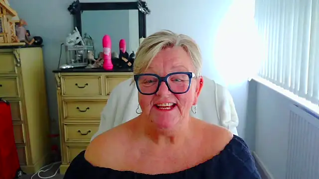 BridgetBlueEyes Live XXX-Chat