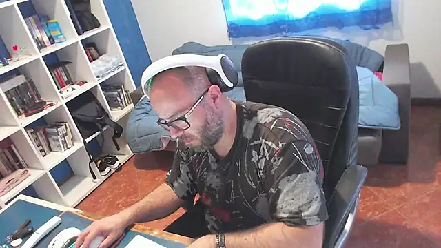 Pokazy przed kamerką – ravingr4d4