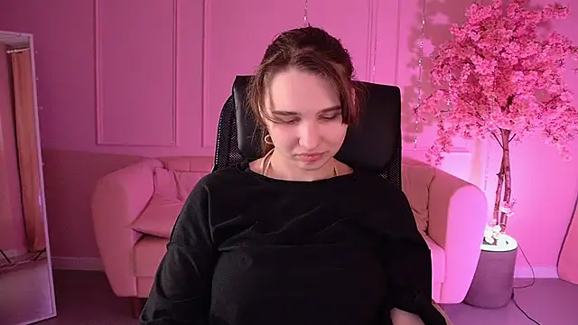 TessaMill 现场XXX聊天