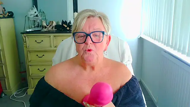 BridgetBlueEyes Live XXX-chat