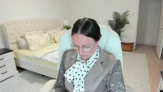 Vika73のライブXXXチャット