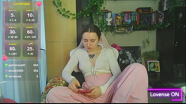 lunar_Sanata's Live XXX Chat