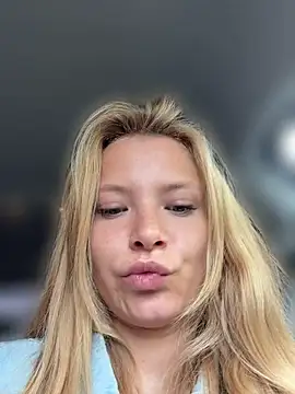 Chatroom XXX en direct de AnastasiaAniess