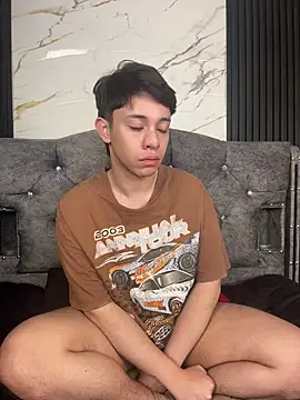 Webkamerová show Noah-ledom