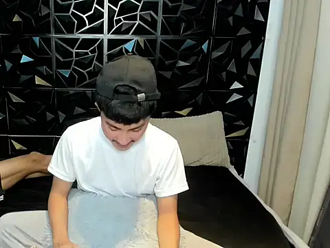 Webkamerová show roberthugecock