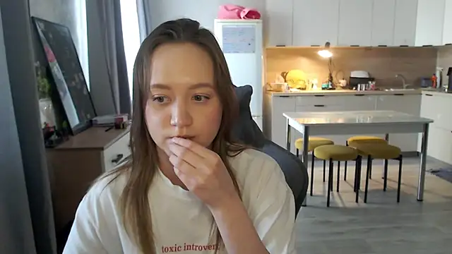 _lalune_ Chat XXX in diretta