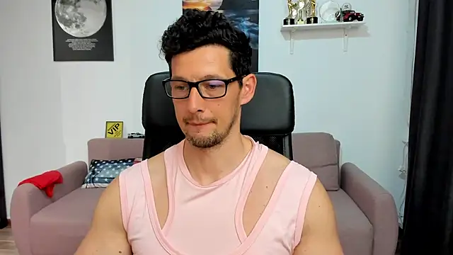 BrutusK08 Show in webcam