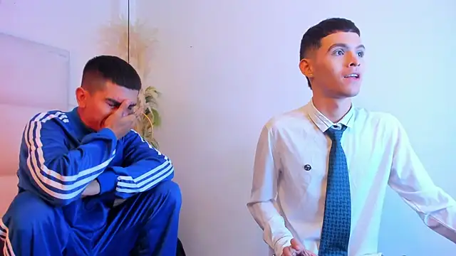 Chat XXX ao vivo de your_d0ll1