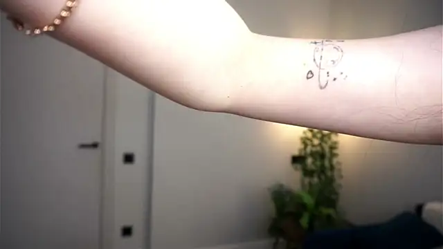 SaraSwartz Chat XXX live