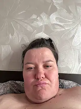 XXX chat uživo modela SunnyLeila2101