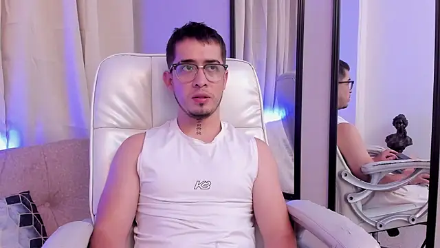 Pokazy przed kamerką – Tommas_Jhonson