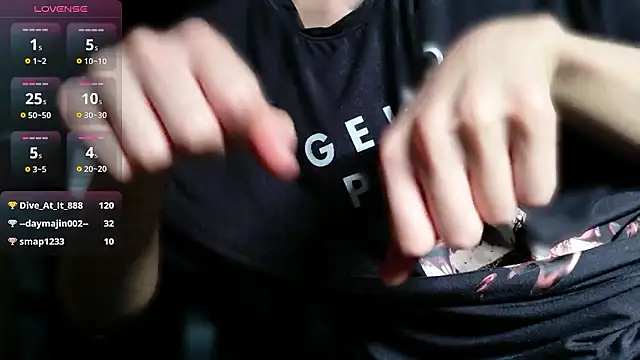 Pui-Ch 在線直播表演