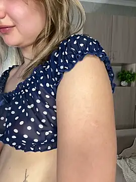 Chat +18 de BlondyDream_ ao vivo