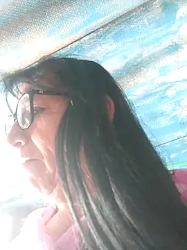 Chat +18 de clarita_01 ao vivo