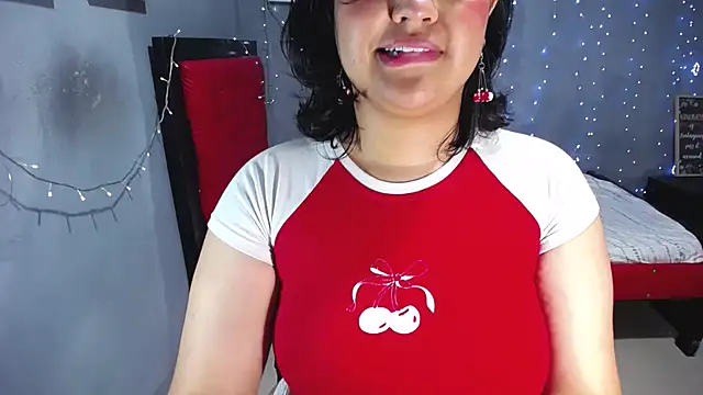 Sweettei: онлайн-секс-чат