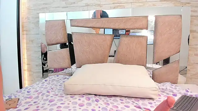 Chat +18 de kendall_grace ao vivo