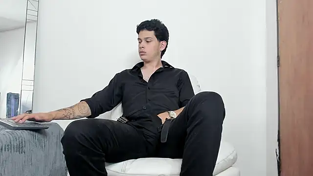 Show modela elijah_stoone na web-kameri