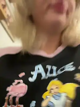 RonnieKiss Chat XXX live