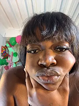 karinacortes webkamerás műsora