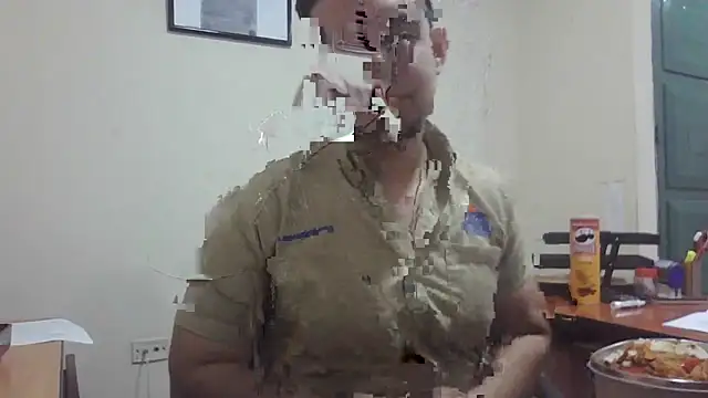 Officeb0y Show Webcam