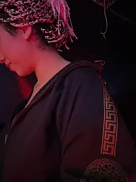 Laila_LS Chat XXX in diretta