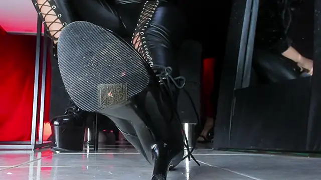 ValeryMooon Chat XXX in diretta