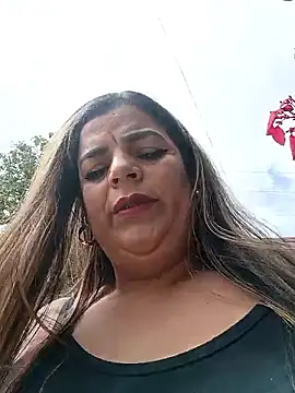 Mia-Glow élő XXX-chatje