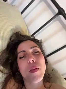 AnnaFragolina Show in webcam