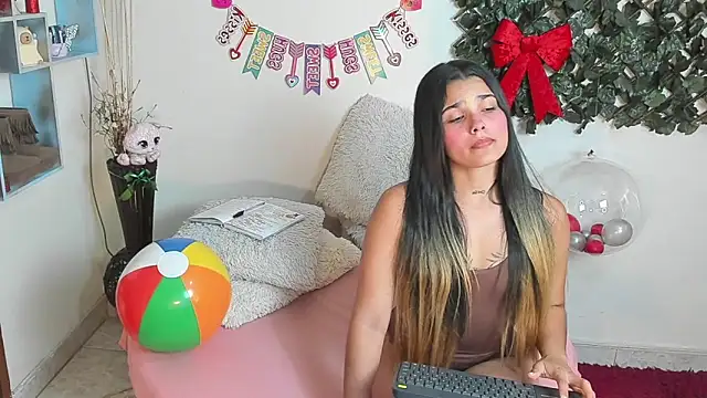 DestinyHillsのライブXXXチャット