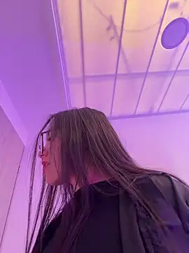 eimi_rosse18 即時 XXX 聊天