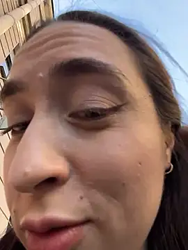 Holly_Play: απευθείας συνομιλία ΧΧΧ