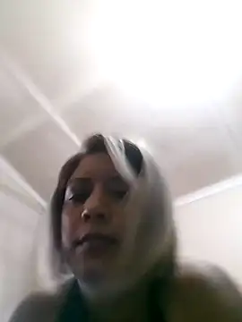 IndianLara: онлайн-секс-чат