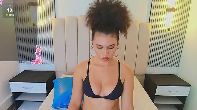 Celesste_doll Show in webcam