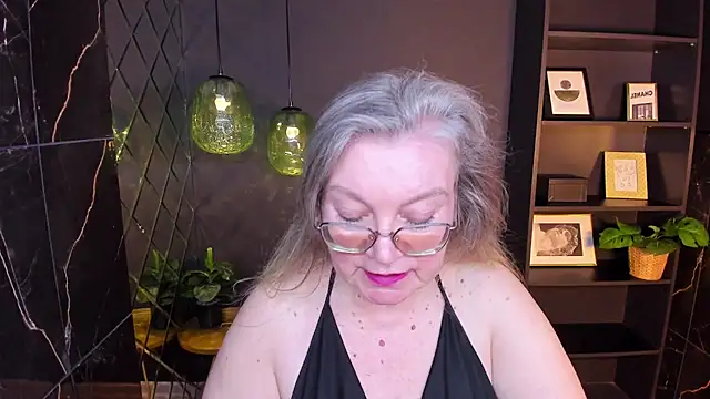 Chat +18 de NataliMellow ao vivo