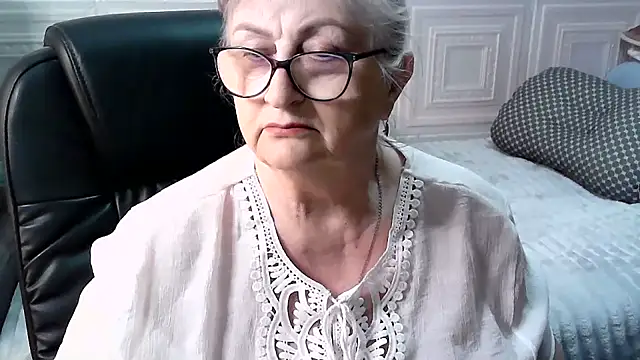 LolkaAlyss webcam show